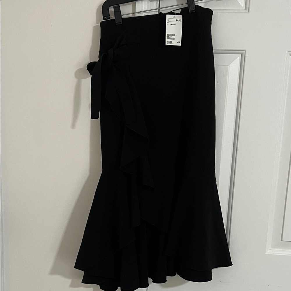 H&M Black Asymmetrical Skirt